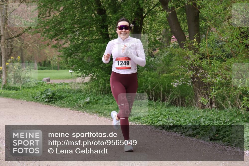 19.04.2026 - Hammer Lauf Lena Gebhardt http://msf.ph/oto/9565049 19.04.2026 10:42:09 Laufen 16, 1249 meine-sportfotos.de