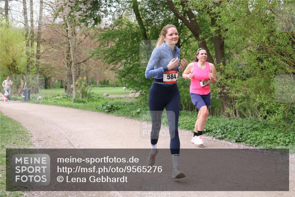 19.04.2026 - Hammer Lauf Lena Gebhardt http://msf.ph/oto/9565276 19.04.2026 10:47:35 Laufen 16, 584, 877 meine-sportfotos.de