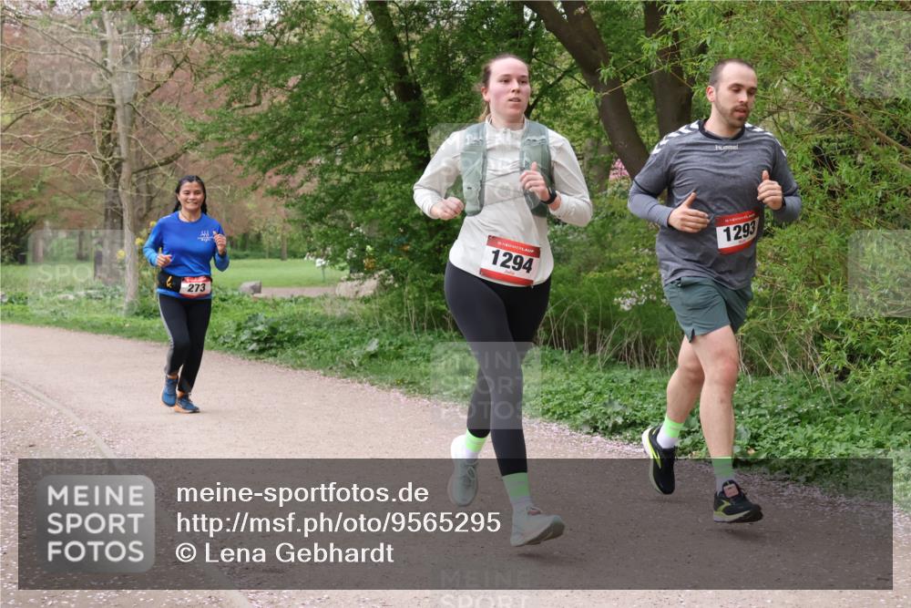 19.04.2026 - Hammer Lauf Lena Gebhardt http://msf.ph/oto/9565295 19.04.2026 10:48:12 Laufen 273, 16, 1294, 16, 1293 meine-sportfotos.de