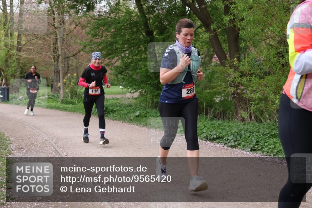 19.04.2026 - Hammer Lauf Lena Gebhardt http://msf.ph/oto/9565420 19.04.2026 10:51:48 Laufen 253, 116, 16, 289 meine-sportfotos.de