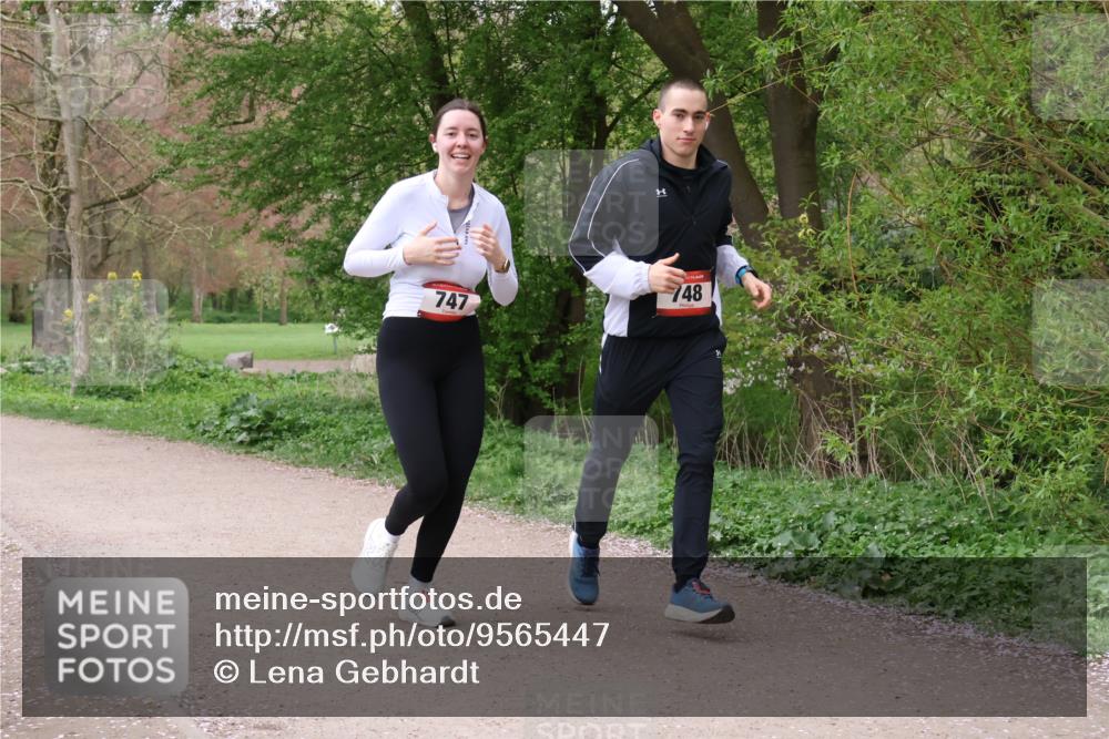 19.04.2026 - Hammer Lauf Lena Gebhardt http://msf.ph/oto/9565447 19.04.2026 10:52:35 Laufen 747, 748 meine-sportfotos.de