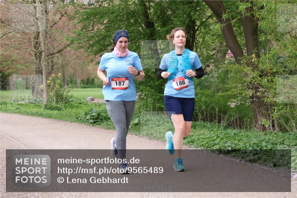 19.04.2026 - Hammer Lauf Lena Gebhardt http://msf.ph/oto/9565489 19.04.2026 10:53:51 Laufen 187, 186 meine-sportfotos.de