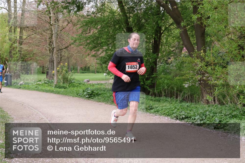 19.04.2026 - Hammer Lauf Lena Gebhardt http://msf.ph/oto/9565491 19.04.2026 10:53:56 Laufen 1852 meine-sportfotos.de