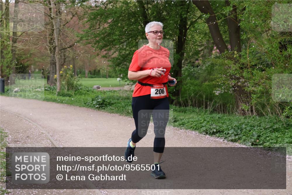 19.04.2026 - Hammer Lauf Lena Gebhardt http://msf.ph/oto/9565501 19.04.2026 10:54:32 Laufen 16, 206 meine-sportfotos.de