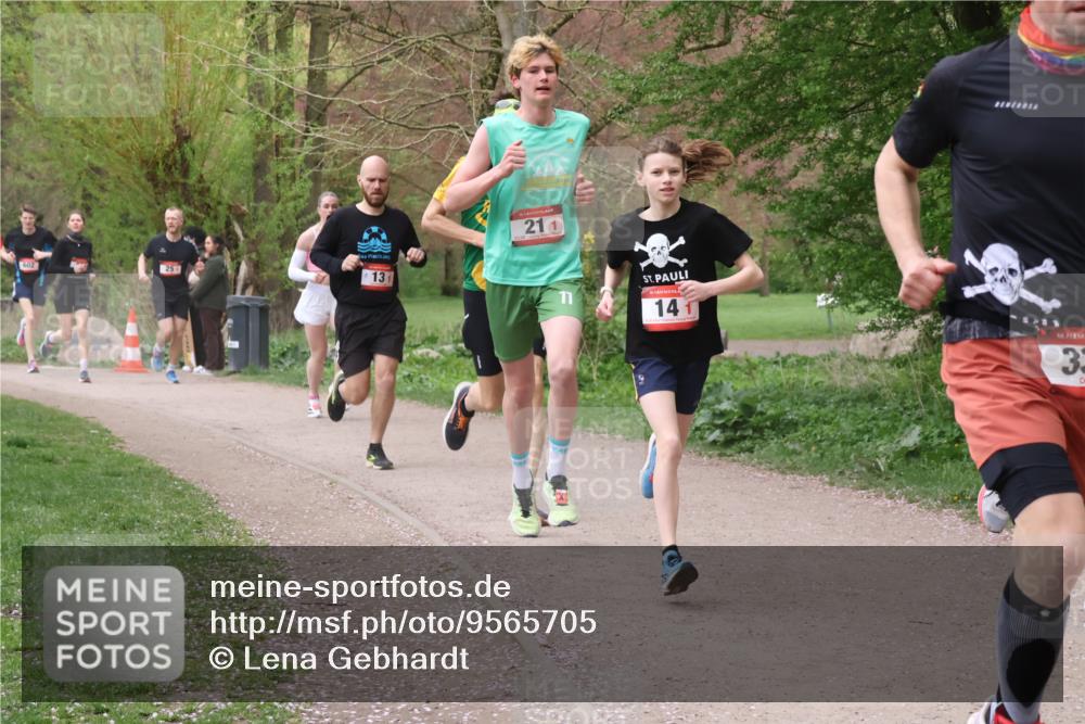 19.04.2026 - Hammer Lauf Lena Gebhardt http://msf.ph/oto/9565705 19.04.2026 11:03:51 Laufen 25, 602, 131, 21, 1, 141, 16, 33 meine-sportfotos.de