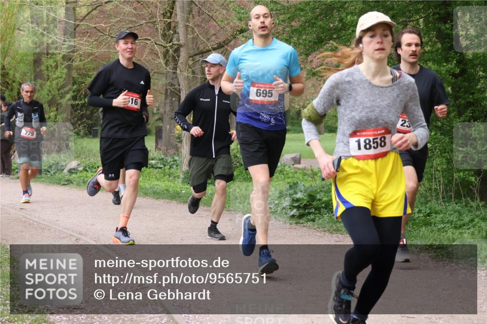 19.04.2026 - Hammer Lauf Lena Gebhardt http://msf.ph/oto/9565751 19.04.2026 11:04:26 Laufen 779, 16, 695, 16, 1858, 23 meine-sportfotos.de