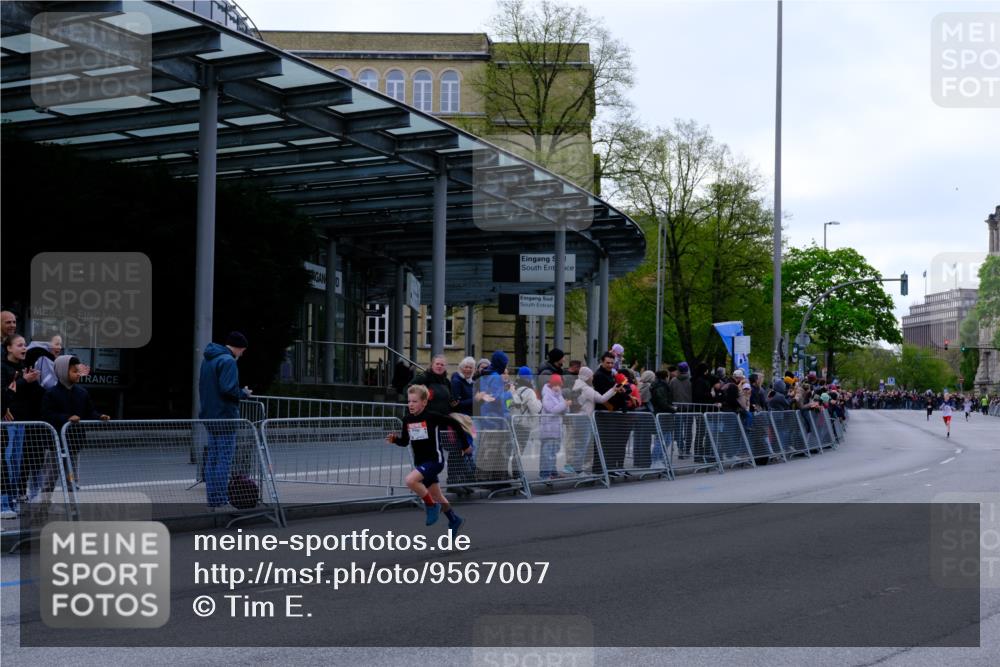 25.04.2026 - Das Zehntel Tim E. http://msf.ph/oto/9567007 25.04.2026 08:45:52 Ziel 4067 meine-sportfotos.de