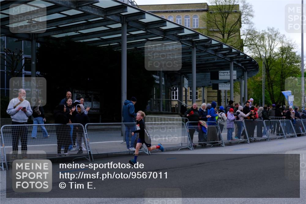 25.04.2026 - Das Zehntel Tim E. http://msf.ph/oto/9567011 25.04.2026 08:45:52 Ziel 4067 meine-sportfotos.de