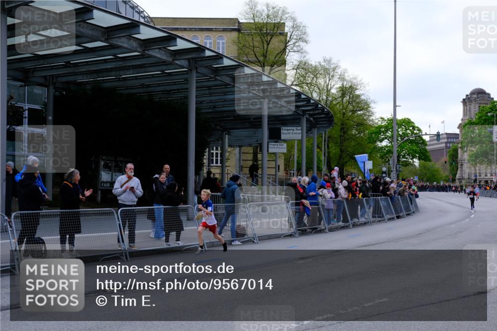 25.04.2026 - Das Zehntel Tim E. http://msf.ph/oto/9567014 25.04.2026 08:46:02 Ziel 4017 meine-sportfotos.de