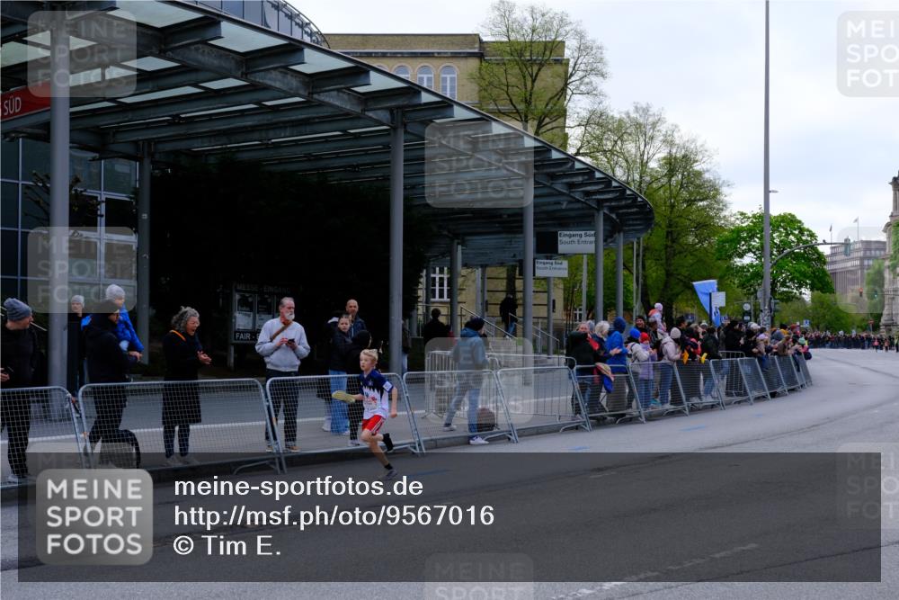 25.04.2026 - Das Zehntel Tim E. http://msf.ph/oto/9567016 25.04.2026 08:46:02 Ziel 4017 meine-sportfotos.de