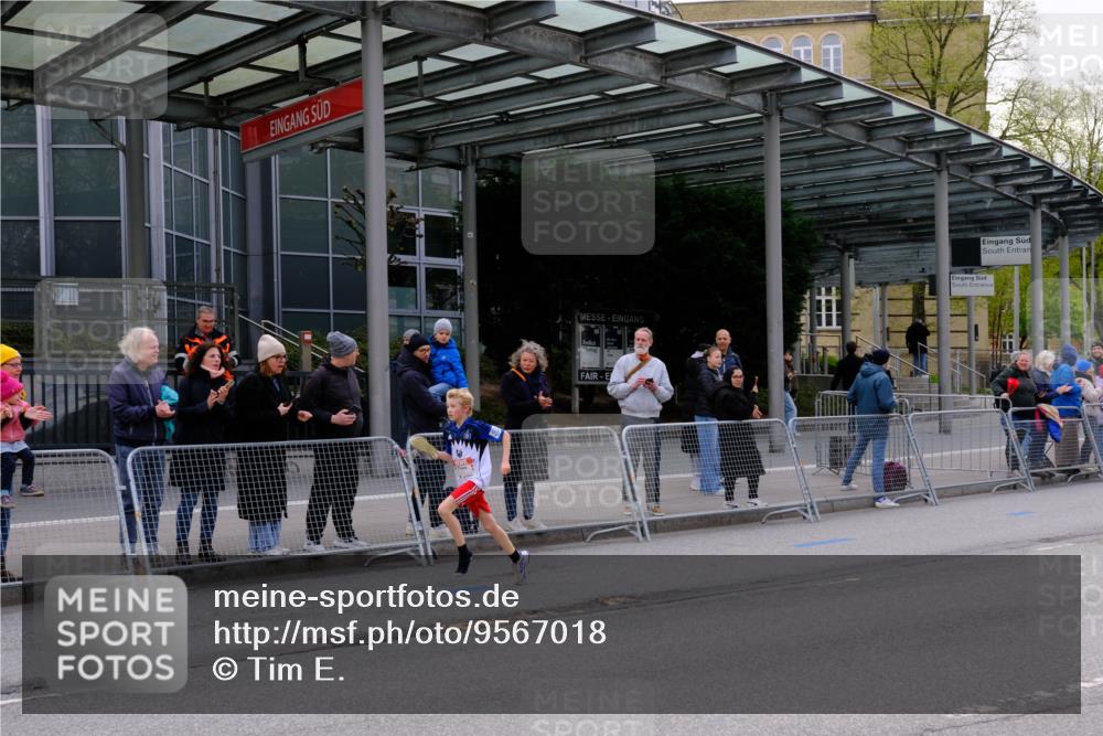 25.04.2026 - Das Zehntel Tim E. http://msf.ph/oto/9567018 25.04.2026 08:46:03 Ziel 4017 meine-sportfotos.de