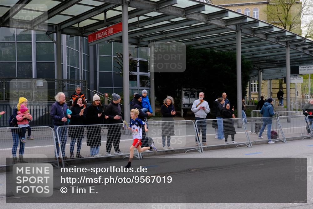 25.04.2026 - Das Zehntel Tim E. http://msf.ph/oto/9567019 25.04.2026 08:46:03 Ziel 4017 meine-sportfotos.de