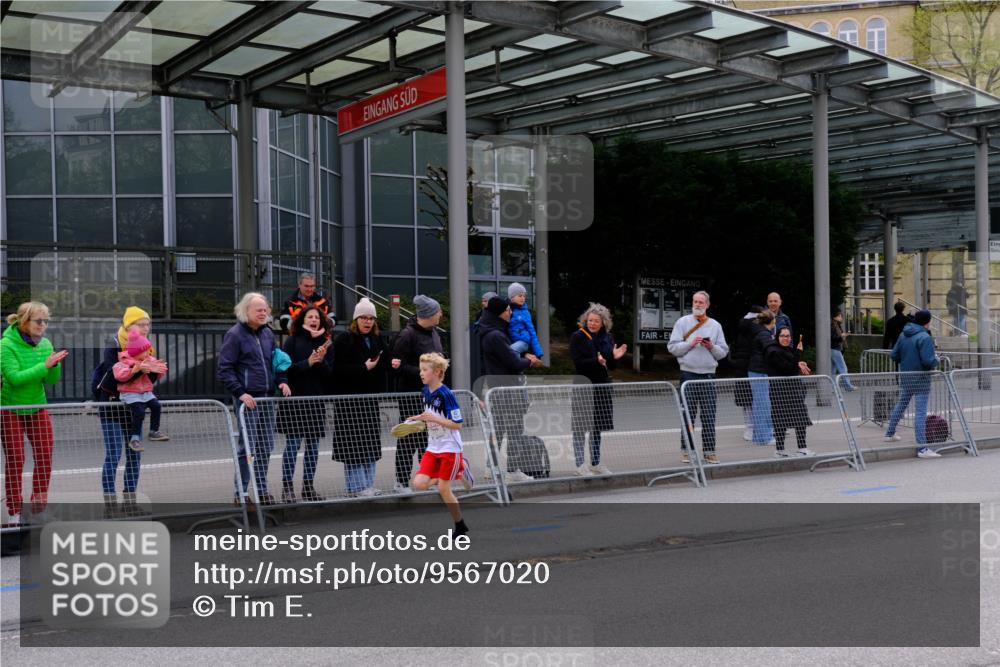 25.04.2026 - Das Zehntel Tim E. http://msf.ph/oto/9567020 25.04.2026 08:46:03 Ziel 4017 meine-sportfotos.de