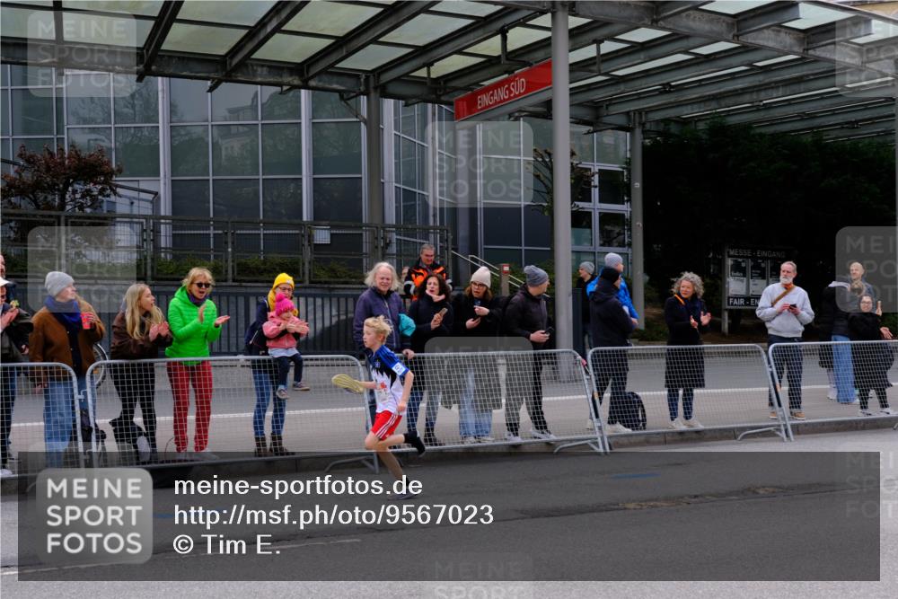 25.04.2026 - Das Zehntel Tim E. http://msf.ph/oto/9567023 25.04.2026 08:46:03 Ziel 4017 meine-sportfotos.de