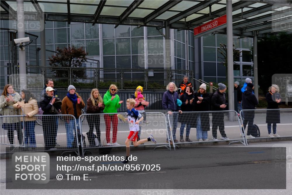 25.04.2026 - Das Zehntel Tim E. http://msf.ph/oto/9567025 25.04.2026 08:46:03 Ziel 4017 meine-sportfotos.de