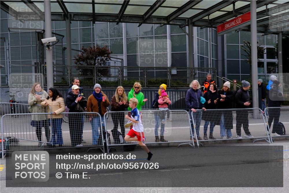 25.04.2026 - Das Zehntel Tim E. http://msf.ph/oto/9567026 25.04.2026 08:46:04 Ziel 2328, 4017 meine-sportfotos.de