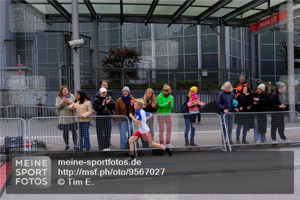25.04.2026 - Das Zehntel Tim E. http://msf.ph/oto/9567027 25.04.2026 08:46:04 Ziel 2328, 4017 meine-sportfotos.de