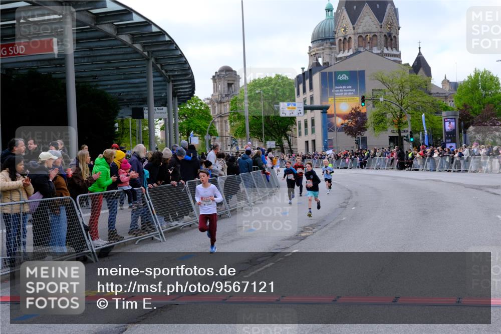 25.04.2026 - Das Zehntel Tim E. http://msf.ph/oto/9567121 25.04.2026 08:47:28 Ziel 1184, 1246, 2005, 2034, 2981, 3402, 4024 meine-sportfotos.de