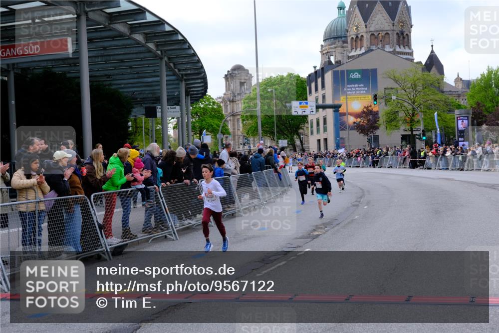 25.04.2026 - Das Zehntel Tim E. http://msf.ph/oto/9567122 25.04.2026 08:47:28 Ziel 1184, 1246, 2005, 2034, 2981, 3402, 4024 meine-sportfotos.de