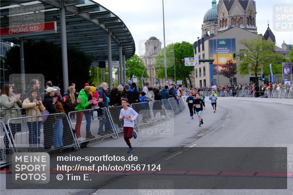 25.04.2026 - Das Zehntel Tim E. http://msf.ph/oto/9567124 25.04.2026 08:47:28 Ziel 1184, 1246, 2005, 2034, 2981, 3402, 4024 meine-sportfotos.de