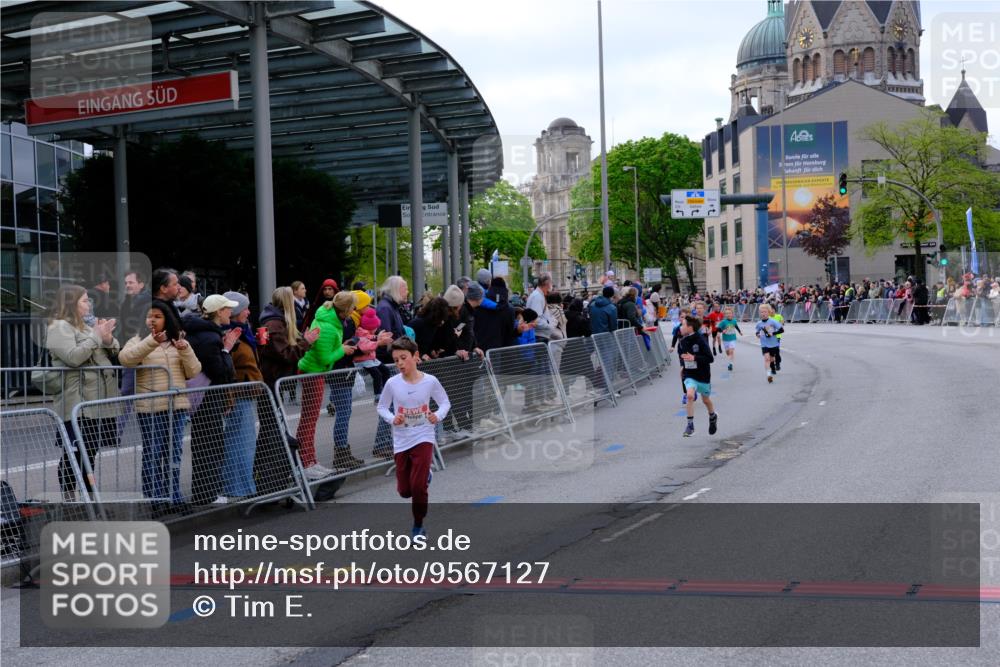 25.04.2026 - Das Zehntel Tim E. http://msf.ph/oto/9567127 25.04.2026 08:47:28 Ziel 1184, 1246, 2005, 2034, 2981, 3402, 4024 meine-sportfotos.de