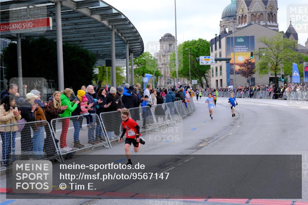 25.04.2026 - Das Zehntel Tim E. http://msf.ph/oto/9567147 25.04.2026 08:47:35 Ziel 1184, 1223, 1246, 2005, 2034, 2611, 2981, 3402, 4022, 4024, 4070 meine-sportfotos.de