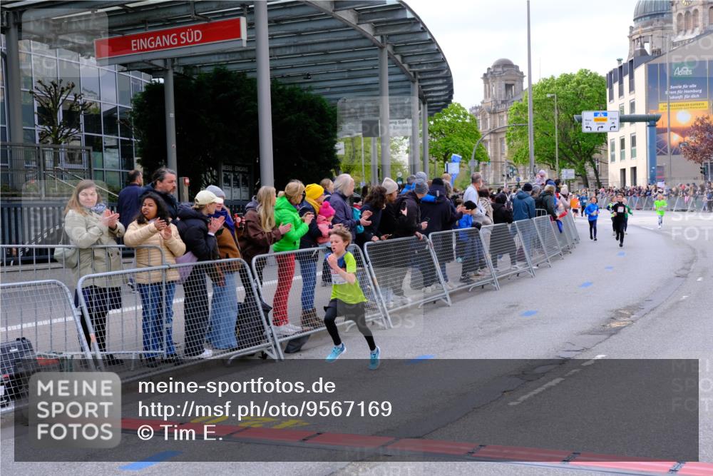 25.04.2026 - Das Zehntel Tim E. http://msf.ph/oto/9567169 25.04.2026 08:47:42 Ziel 1223, 1461, 1474, 2611, 4022, 4070 meine-sportfotos.de