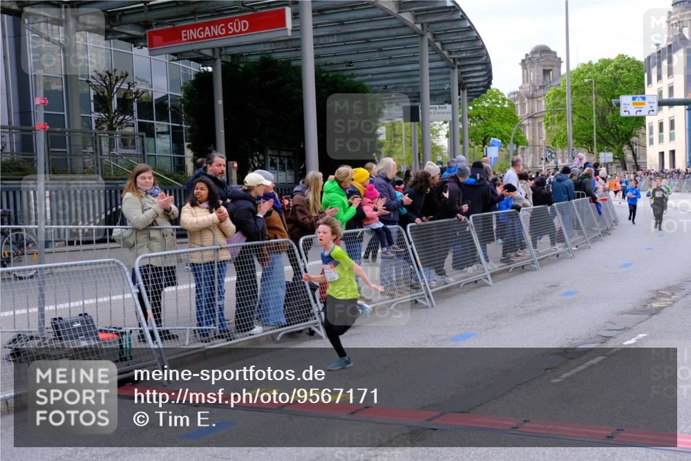 25.04.2026 - Das Zehntel Tim E. http://msf.ph/oto/9567171 25.04.2026 08:47:43 Ziel 1223, 1461, 1474, 4022, 4070 meine-sportfotos.de