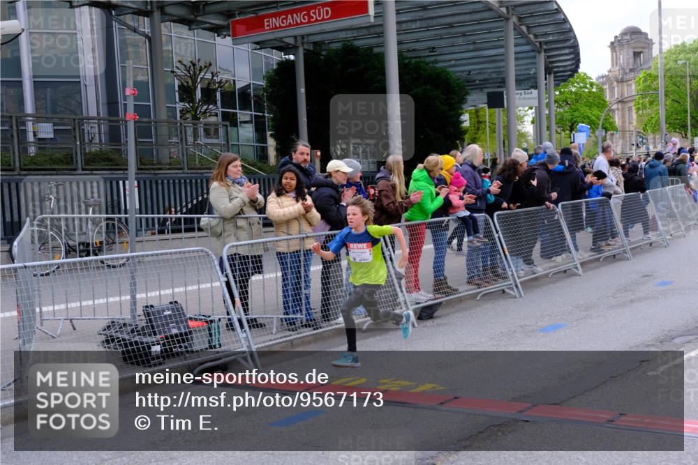 25.04.2026 - Das Zehntel Tim E. http://msf.ph/oto/9567173 25.04.2026 08:47:43 Ziel 1223, 1461, 1474, 4022, 4070 meine-sportfotos.de