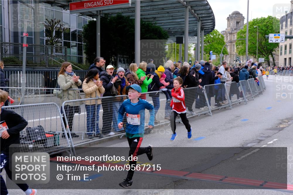 25.04.2026 - Das Zehntel Tim E. http://msf.ph/oto/9567215 25.04.2026 08:47:58 Ziel 2170, 3104, 3107, 3394, 3408, 3410, 3580 meine-sportfotos.de