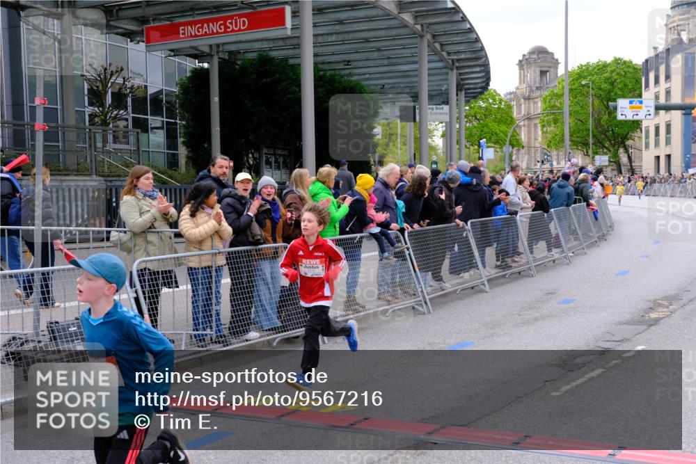25.04.2026 - Das Zehntel Tim E. http://msf.ph/oto/9567216 25.04.2026 08:47:58 Ziel 2170, 3104, 3107, 3394, 3408, 3410, 3580 meine-sportfotos.de