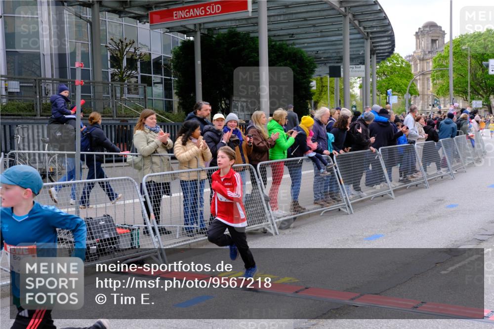 25.04.2026 - Das Zehntel Tim E. http://msf.ph/oto/9567218 25.04.2026 08:47:58 Ziel 2170, 3104, 3107, 3394, 3408, 3410, 3580 meine-sportfotos.de