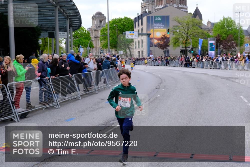 25.04.2026 - Das Zehntel Tim E. http://msf.ph/oto/9567220 25.04.2026 08:48:01 Ziel 3104, 3107, 3394, 3408, 3410, 3580 meine-sportfotos.de