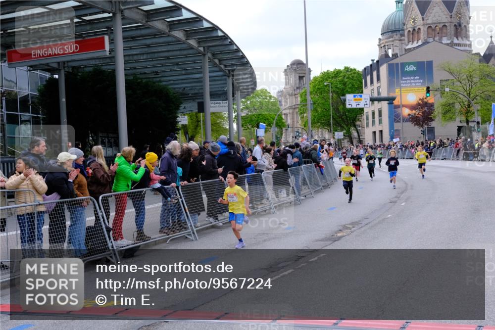 25.04.2026 - Das Zehntel Tim E. http://msf.ph/oto/9567224 25.04.2026 08:48:08 Ziel 1587, 2053, 2796, 2815, 3222, 3574, 3580 meine-sportfotos.de