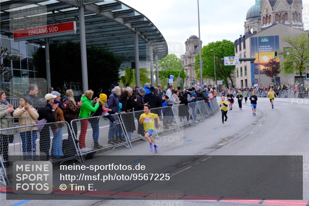 25.04.2026 - Das Zehntel Tim E. http://msf.ph/oto/9567225 25.04.2026 08:48:08 Ziel 1587, 2053, 2796, 2815, 3222, 3574, 3580 meine-sportfotos.de