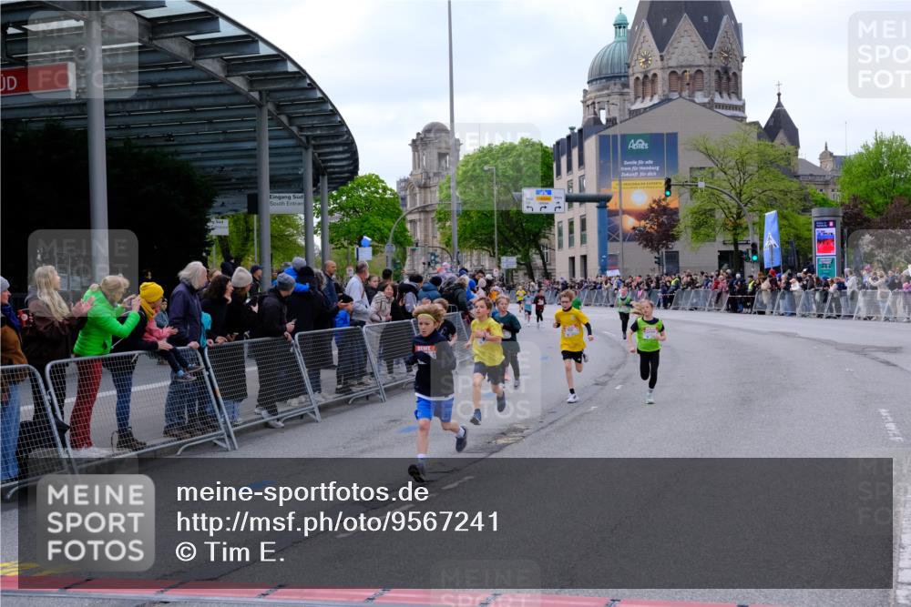 25.04.2026 - Das Zehntel Tim E. http://msf.ph/oto/9567241 25.04.2026 08:48:12 Ziel 1587, 2042, 2053, 2058, 2796, 2815, 3222, 3574, 4063 meine-sportfotos.de