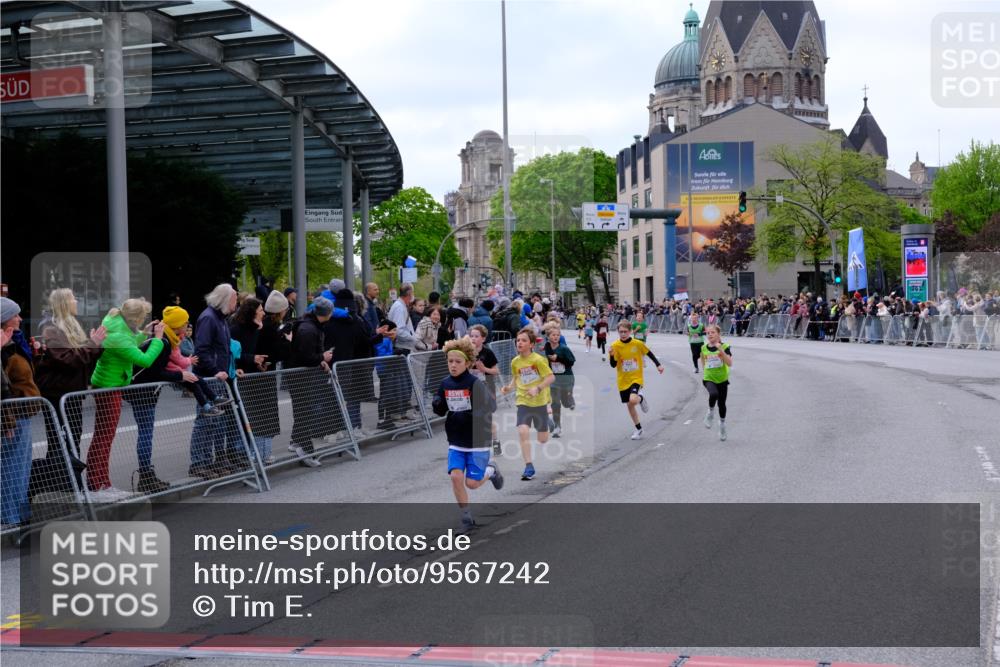 25.04.2026 - Das Zehntel Tim E. http://msf.ph/oto/9567242 25.04.2026 08:48:12 Ziel 1587, 2042, 2053, 2058, 2796, 2815, 3222, 3574, 4063 meine-sportfotos.de