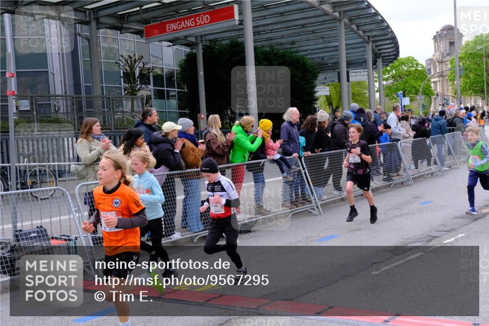 25.04.2026 - Das Zehntel Tim E. http://msf.ph/oto/9567295 25.04.2026 08:48:28 Ziel 1788, 1794, 1858, 2173, 2777, 3123, 3328, 3567, 3672, 3957 meine-sportfotos.de