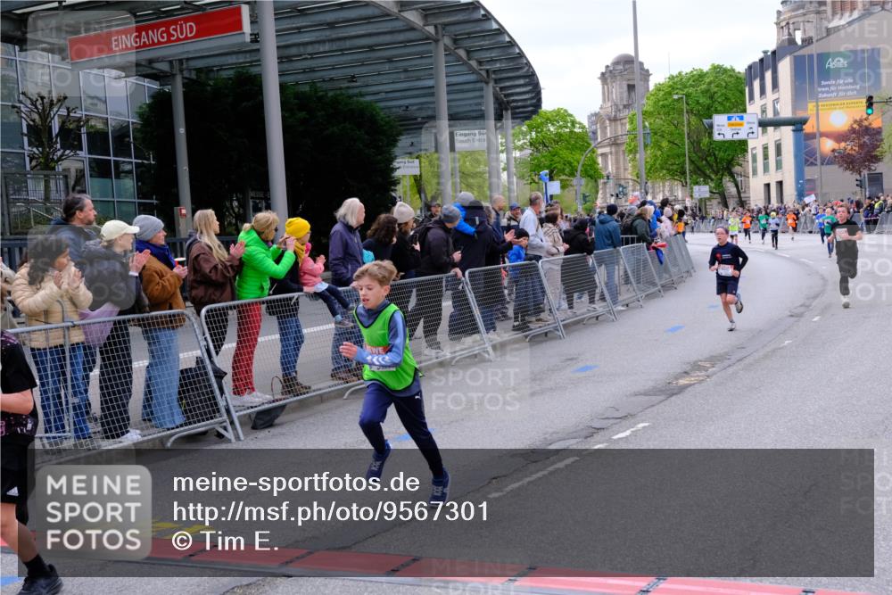 25.04.2026 - Das Zehntel Tim E. http://msf.ph/oto/9567301 25.04.2026 08:48:29 Ziel 1788, 1794, 1858, 2173, 2777, 3123, 3328, 3567, 3672, 3957 meine-sportfotos.de