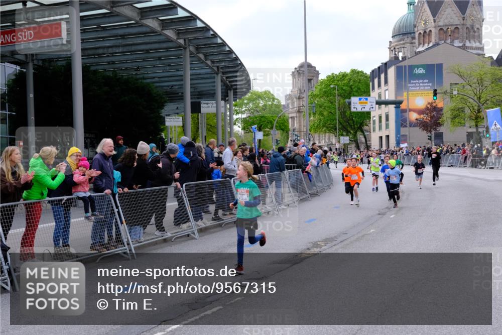 25.04.2026 - Das Zehntel Tim E. http://msf.ph/oto/9567315 25.04.2026 08:48:36 Ziel 1194, 1727, 1858, 2153, 2502, 3123, 3238, 3328, 3602, 3608, 3672 meine-sportfotos.de