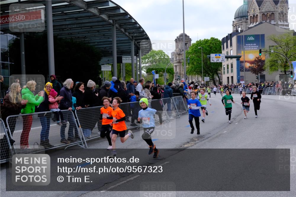 25.04.2026 - Das Zehntel Tim E. http://msf.ph/oto/9567323 25.04.2026 08:48:38 Ziel 1194, 1727, 1858, 2153, 2502, 3043, 3238, 3602, 3608, 3670, 3672 meine-sportfotos.de