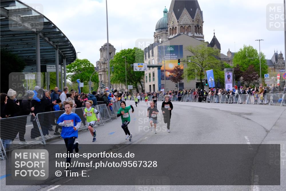 25.04.2026 - Das Zehntel Tim E. http://msf.ph/oto/9567328 25.04.2026 08:48:39 Ziel 1194, 1727, 1858, 2153, 2502, 3043, 3238, 3602, 3608, 3670, 3672 meine-sportfotos.de