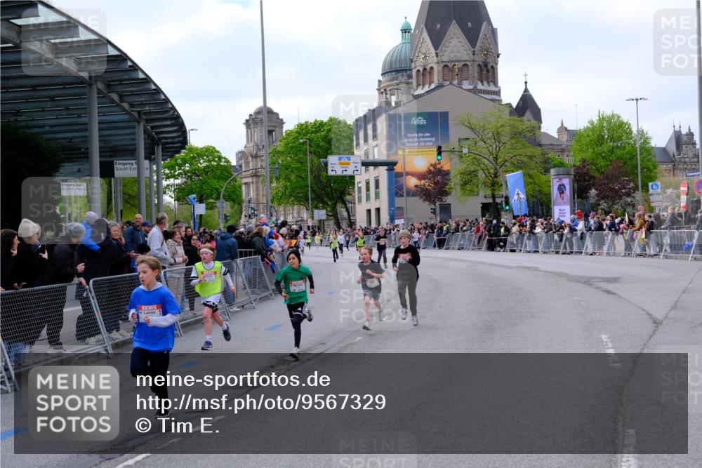 25.04.2026 - Das Zehntel Tim E. http://msf.ph/oto/9567329 25.04.2026 08:48:39 Ziel 1194, 1727, 1858, 2153, 2502, 3043, 3238, 3602, 3608, 3670, 3672 meine-sportfotos.de