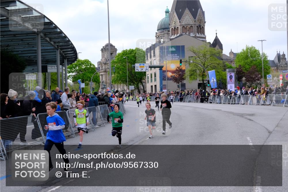 25.04.2026 - Das Zehntel Tim E. http://msf.ph/oto/9567330 25.04.2026 08:48:39 Ziel 1194, 1727, 1858, 2153, 2502, 3043, 3238, 3602, 3608, 3670, 3672 meine-sportfotos.de