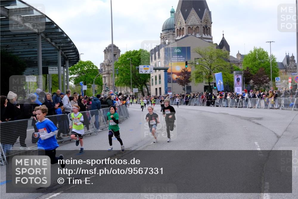 25.04.2026 - Das Zehntel Tim E. http://msf.ph/oto/9567331 25.04.2026 08:48:39 Ziel 1194, 1727, 1858, 2153, 2502, 3043, 3238, 3602, 3608, 3670, 3672 meine-sportfotos.de
