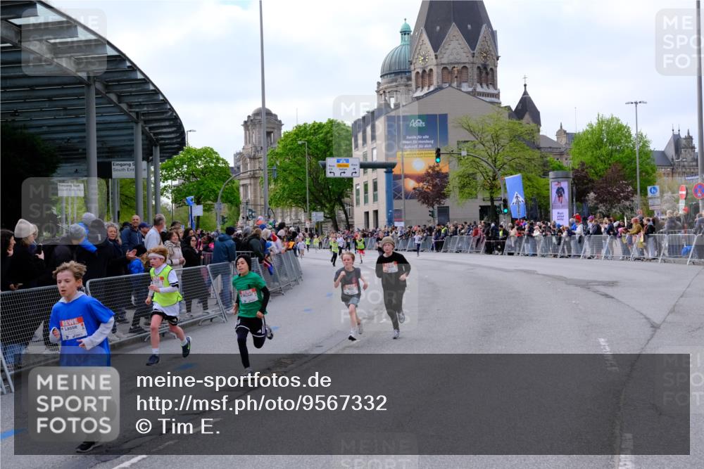 25.04.2026 - Das Zehntel Tim E. http://msf.ph/oto/9567332 25.04.2026 08:48:39 Ziel 1194, 1727, 1858, 2153, 2502, 3043, 3238, 3602, 3608, 3670, 3672 meine-sportfotos.de