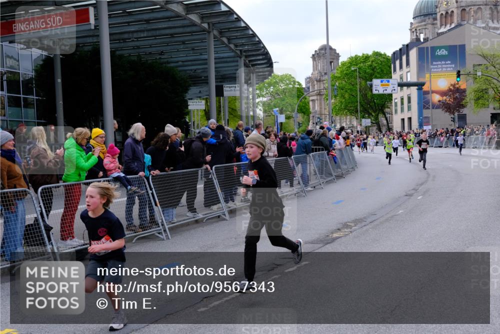 25.04.2026 - Das Zehntel Tim E. http://msf.ph/oto/9567343 25.04.2026 08:48:41 Ziel 1194, 1727, 2153, 2502, 3043, 3238, 3602, 3608, 3670 meine-sportfotos.de