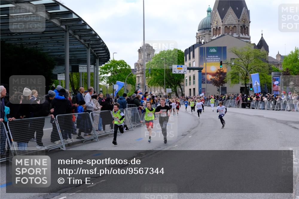 25.04.2026 - Das Zehntel Tim E. http://msf.ph/oto/9567344 25.04.2026 08:48:45 Ziel 1194, 1727, 2153, 2993, 3043, 3223, 3238, 3252, 3563, 3602, 3608, 3670 meine-sportfotos.de