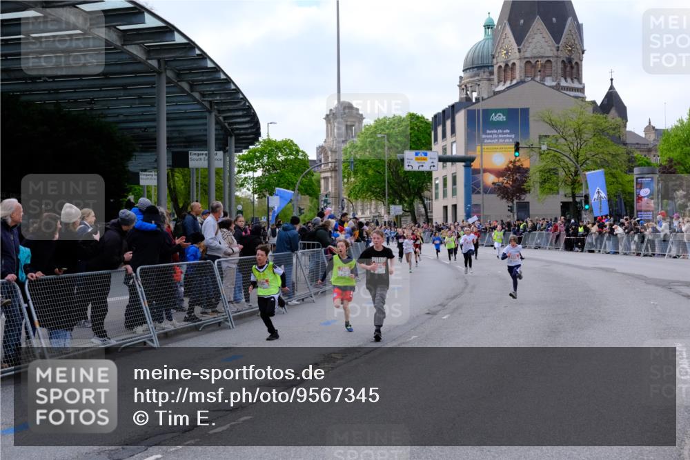 25.04.2026 - Das Zehntel Tim E. http://msf.ph/oto/9567345 25.04.2026 08:48:45 Ziel 1194, 1727, 2153, 2993, 3043, 3223, 3238, 3252, 3563, 3602, 3608, 3670 meine-sportfotos.de