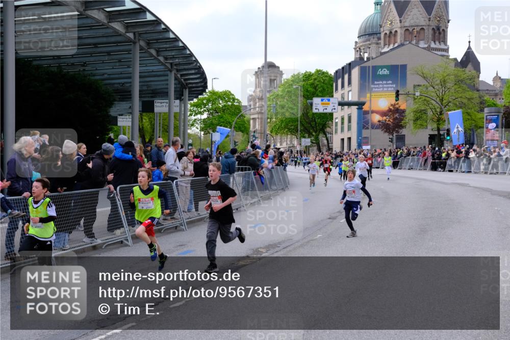 25.04.2026 - Das Zehntel Tim E. http://msf.ph/oto/9567351 25.04.2026 08:48:46 Ziel 1194, 1727, 2153, 2993, 3043, 3223, 3238, 3252, 3551, 3563, 3602, 3608, 3670 meine-sportfotos.de